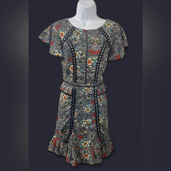 Laundry By Shelli Segal Dresses & Skirts - Laundry By Shelli Segal Gray Floral Midi Dress